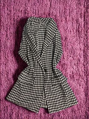 SHEIN Black and White Houndstooth Blazer